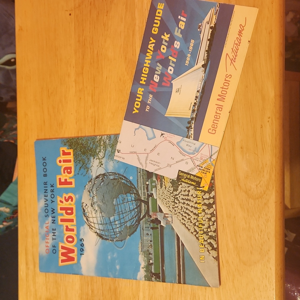 Official 1965 World's Fair 1965 souvenir book and highway guide. Vintage